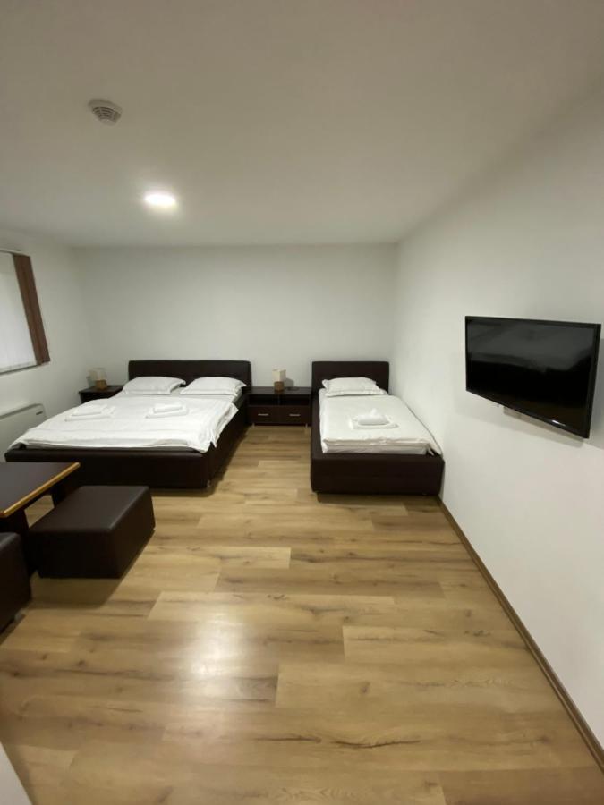 Motel Oaza Цазин Экстерьер фото